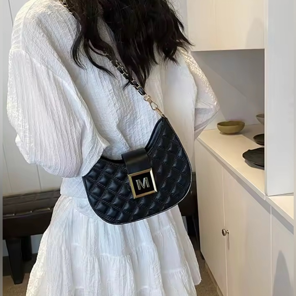 NEW M Quilted Black Chain Crossbody Shoulder Bag - Picture 6 of 7